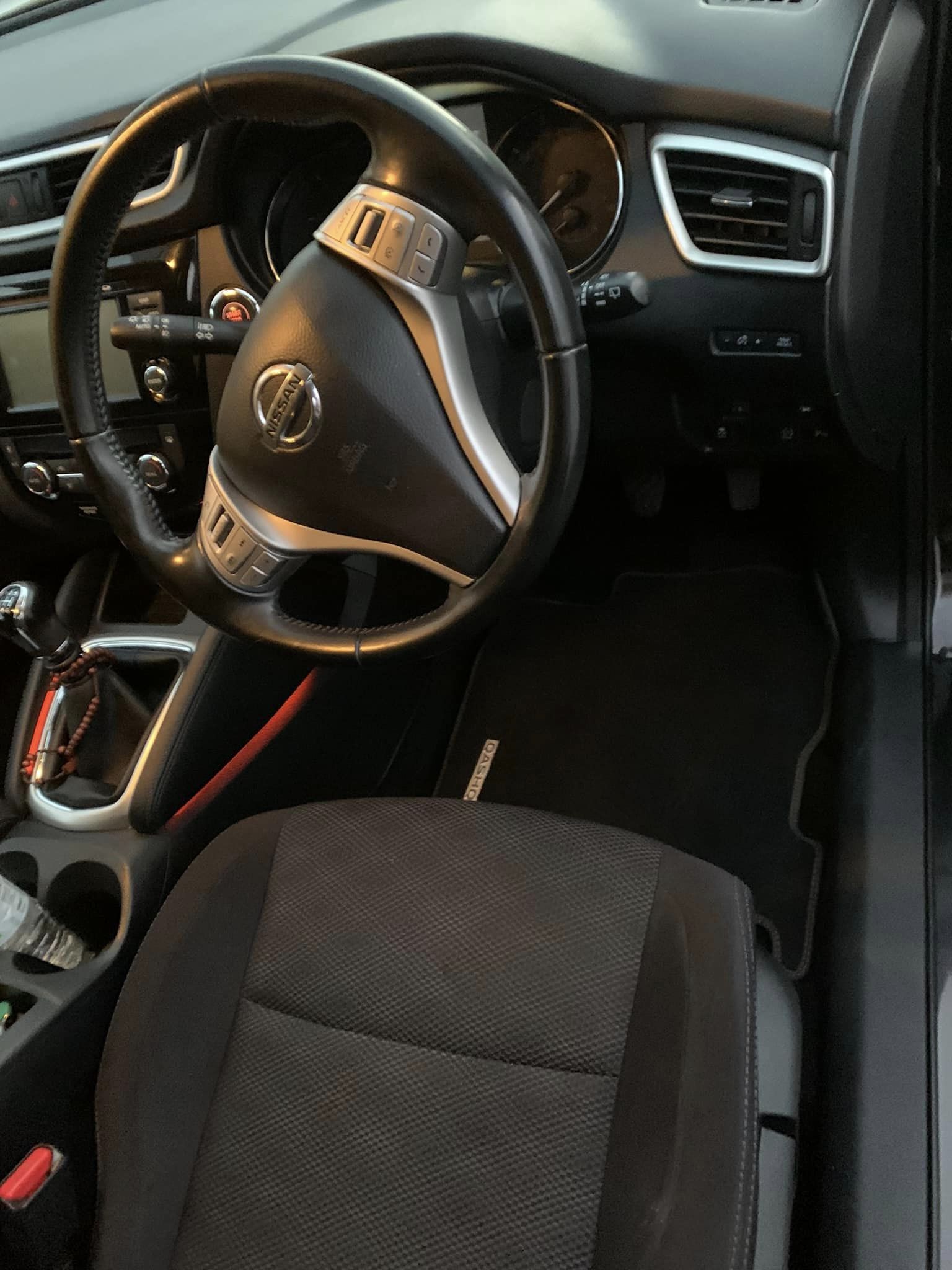 interior car cleaning